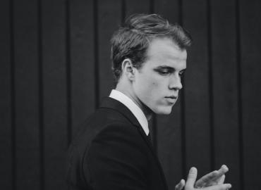 Các Kiểu Vest Đẹp Cho Nam Giới